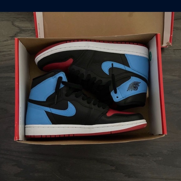 UNC to CHI Jordan 1 - Picture 1 of 2